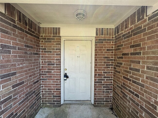 Building Photo - 16324 Sun View Ln