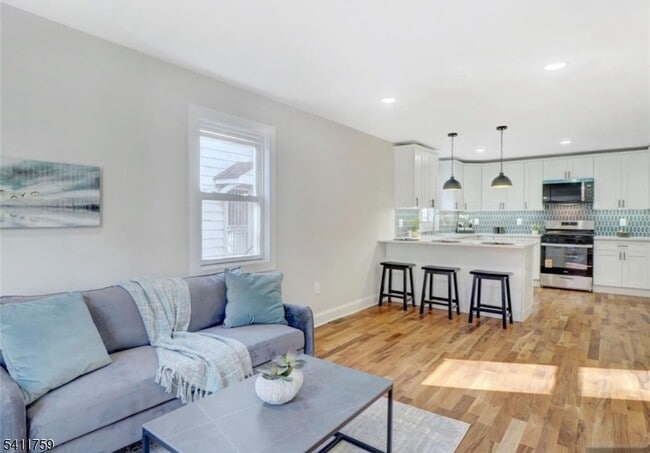 Photo - 495 S Clinton St