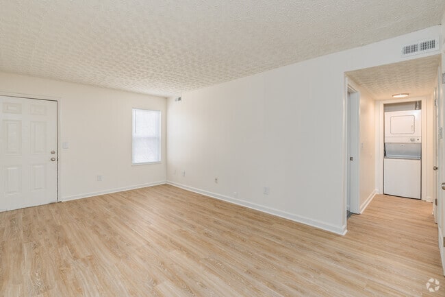 1BR, 1BA - 805SF - Living Room - Lodge at River Village