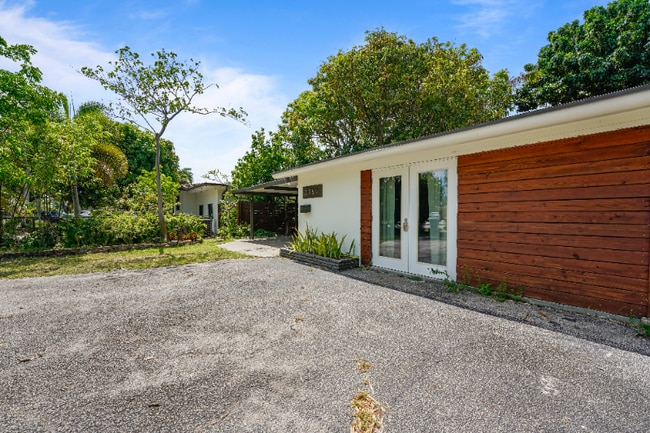Photo - 3355 SW 22nd St Unidad 1