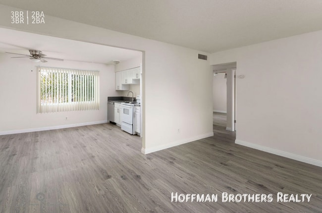 4317 Columbus St Unidad E