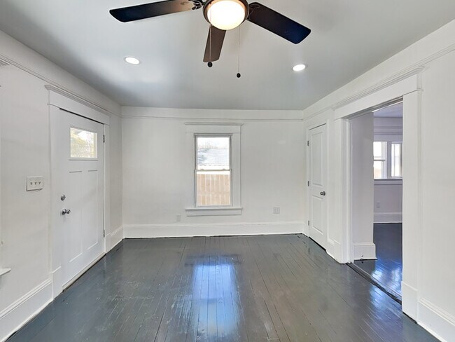 Photo - 12 S Eugenia Pl NW