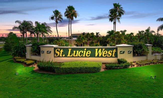 Photo - 895 SW Lake Charles Cir