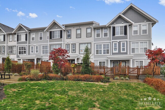 Building Photo - Spacious 3-Bed, 2.5-Bath Townhome in Prime Willoughby – Modern Living in a Highly Walkable Community Unit 64