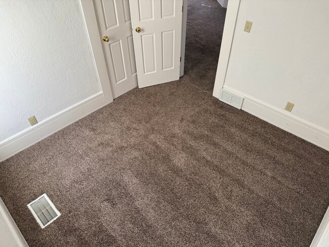 Photo - 684 Hawthorne Ave E Unit 1LowerLevel