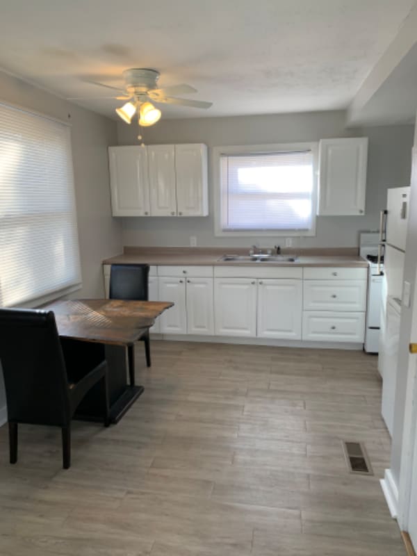 Building Photo - 360 Locust St Rental