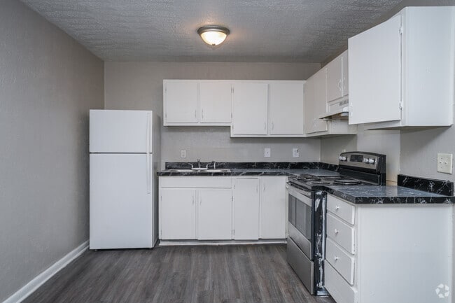 3BR, 1BA - 816SF - Kitchen - Briarcliff South