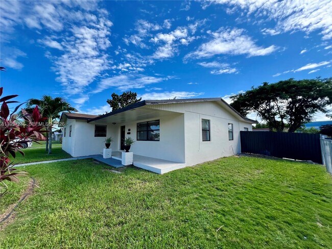 Photo - 11950 SW 199th St