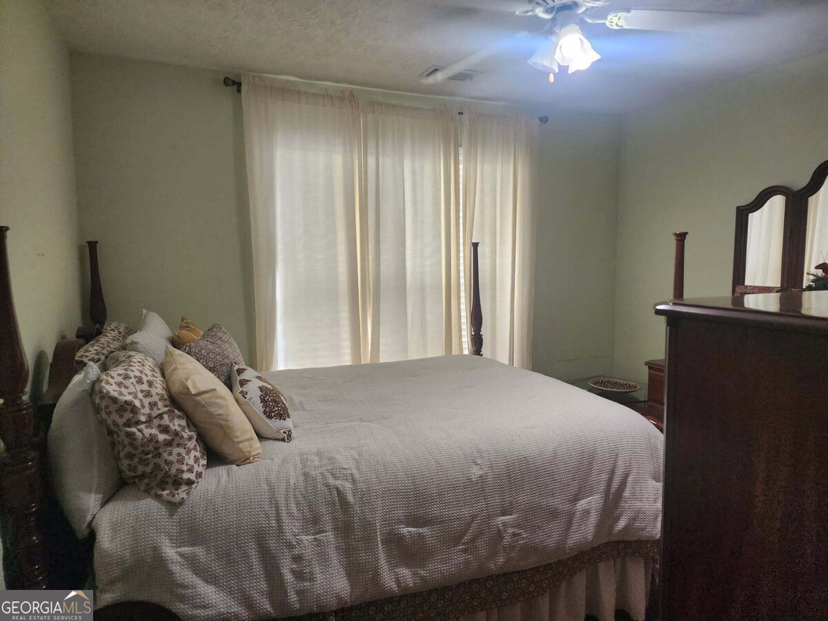 Photo - 1642 Mission Park Dr SW