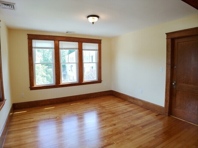 Photo - 29 Halmstad St Unit 3