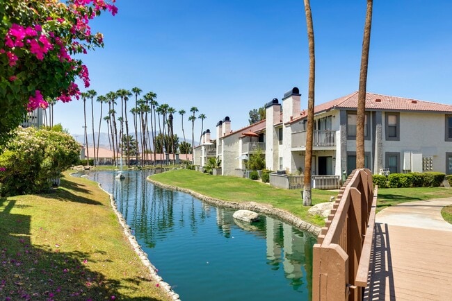 Photo - MOVE IN SPECIAL! - Long Term, Palm Lake 2 Bedroom condo! Unidad 84