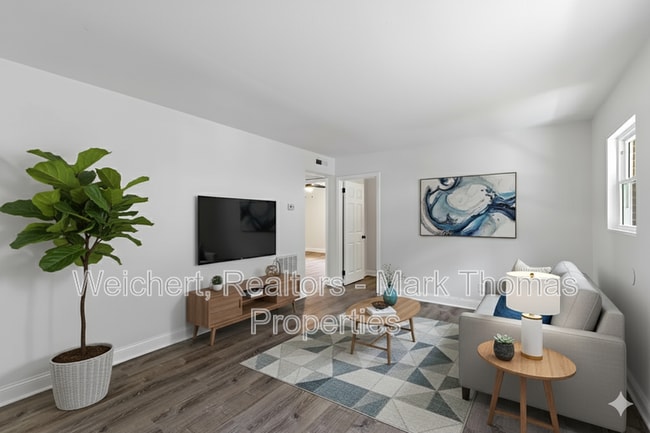 Photo - 1522 N Roxboro St