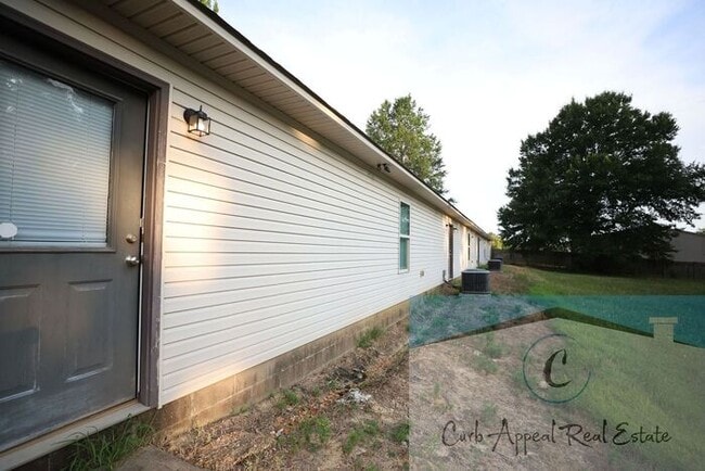 Photo - Utilities included!! Internet included!! Spacious 2 bed /2 full bath apt - includes washer/dryer