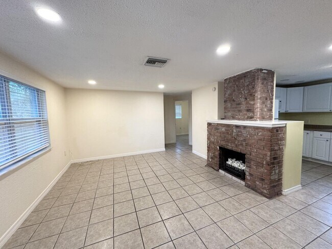 Photo - 6039 Corson Ave