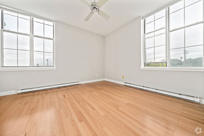 Building Photo - 240 Heath St Unit #P20 Rental