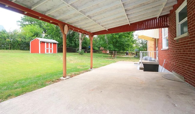 Photo - 1614 Centerridge Ave