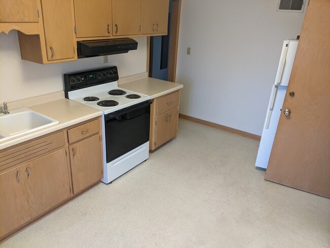 Photo - 12210 W North Ave Unidad 2