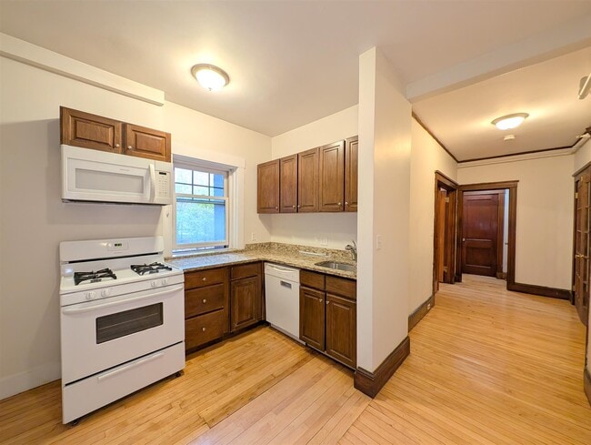 Photo - 10 Humboldt St Unit 2