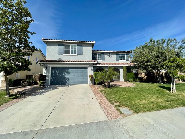 Eastvale Home - 6 Bedrooms/4 Bathrooms - Eastvale Home - 6 Bedrooms/4 Bathrooms