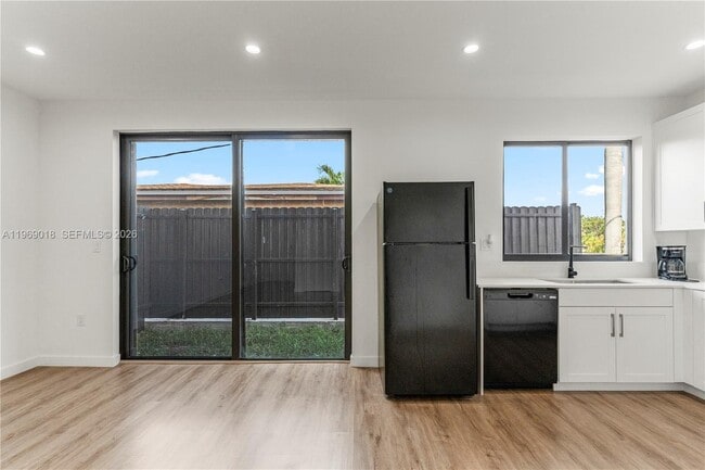 Photo - 408 NE 1st Rd