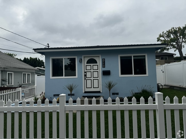 Building Photo - 4110 E Wilton St Rental