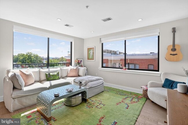 Building Photo - 1634 14th St NW Unit 501