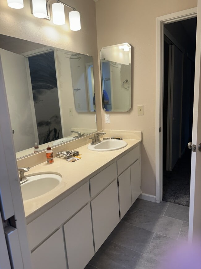 Photo - 355 Susan Ct