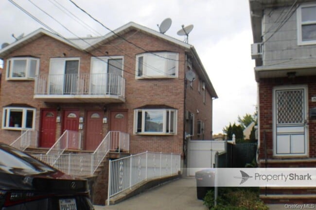 Building Photo - 151-39-151-18 18th Ave Unit First Floor