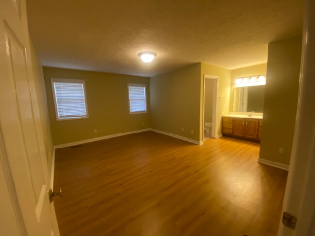 Photo - 133 Sharon Dr