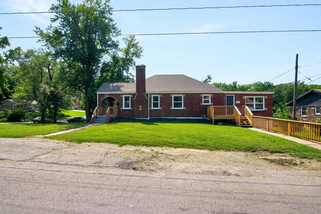 3 Bed 2 Bath Brick Home - 3 Bed 2 Bath Brick Home