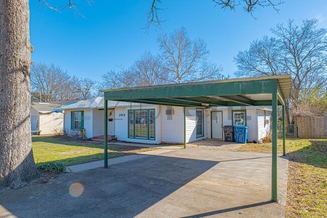 Photo - 1418 W Shepherd St