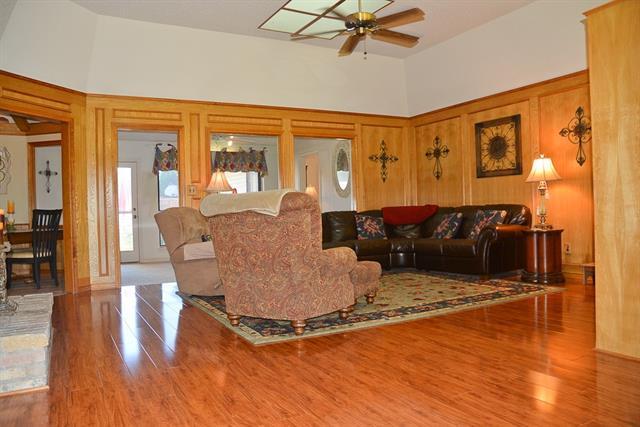 Photo - 2713 N Spring Dr