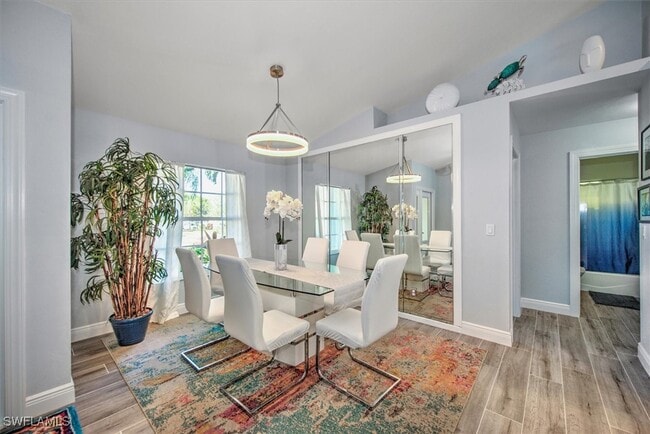 Building Photo - 299 S Heathwood Dr Rental
