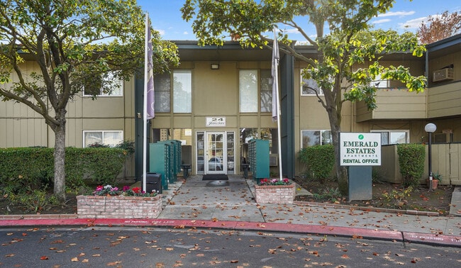 Emerald Estates Apartments