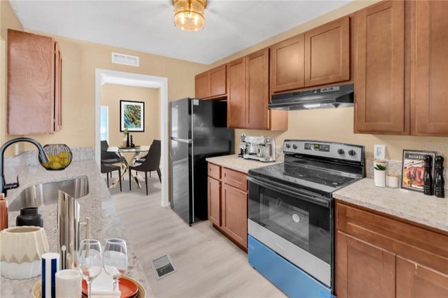 Photo - 2512 3rd Ave E