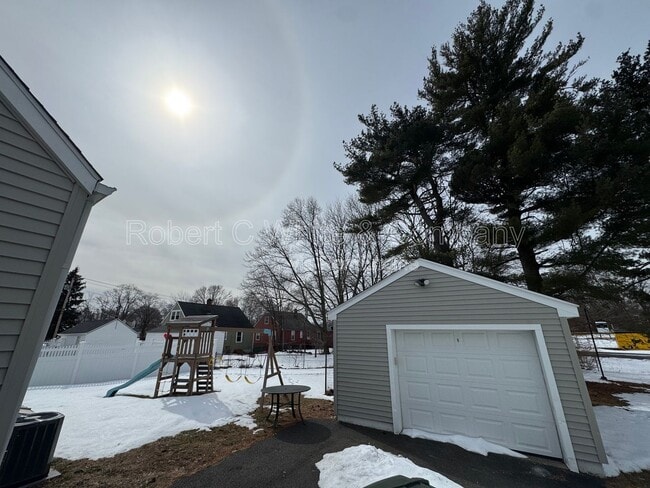 Photo - 10 Harkness Dr