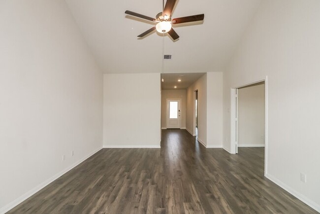 Photo - 428 Polly Grv Dr