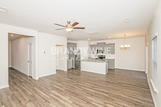 Photo - 331 Redmoss Dr