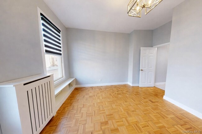 Photo - 7-87 Woodward Ave Unit 2L