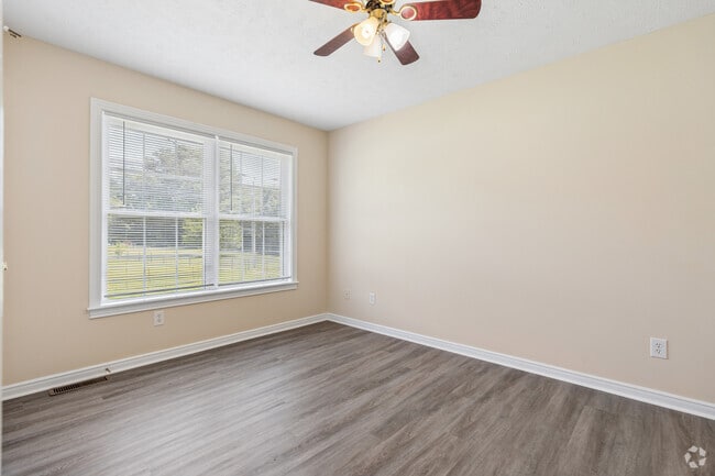 2BR, 2BA - 1,250SF - Primary Bedroom - 6121 Upper Hunters Trce