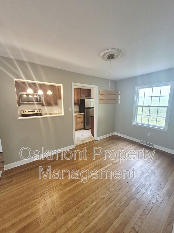 Photo - 2404 Barracks Ct