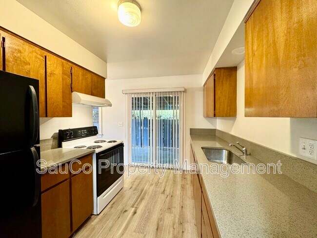 Photo - 2737 Maywood Dr