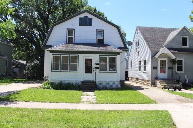 Building Photo - 145 South St Unit A Rental
