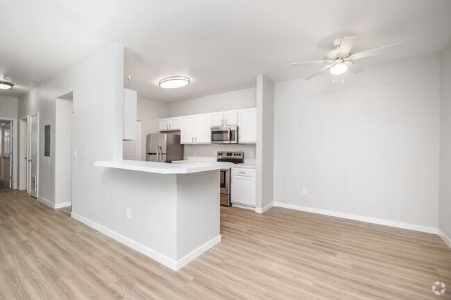 3BD, 2BA - 1154SF - Kitchen / Dining Room