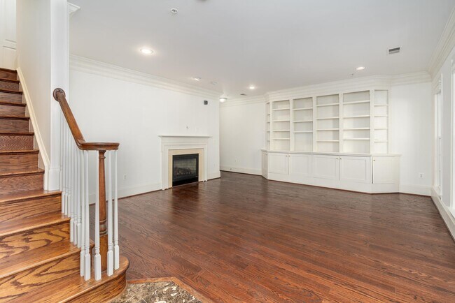 Photo - 720 Carpenter Rd