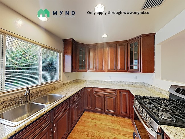 4 br, 2 bath House - 867 College Ave - 4 br, 2 bath House - 867 College Ave