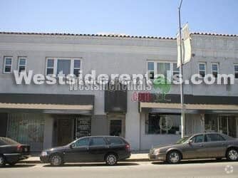 Building Photo - 1759 Hillhurst Ave Unit #6 Rental