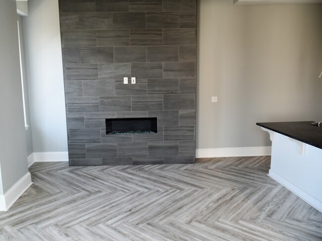 Lamar Life Fireplace - Lamar Life Lofts