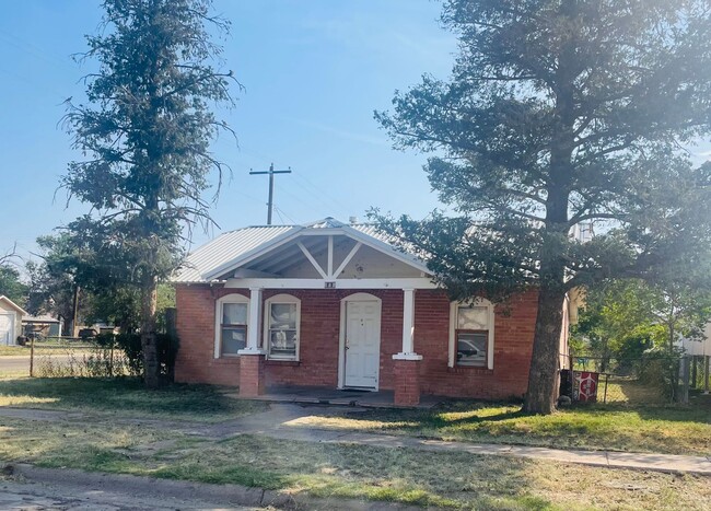 3 Bedroom 1 Bath Home! - 3 Bedroom 1 Bath Home!