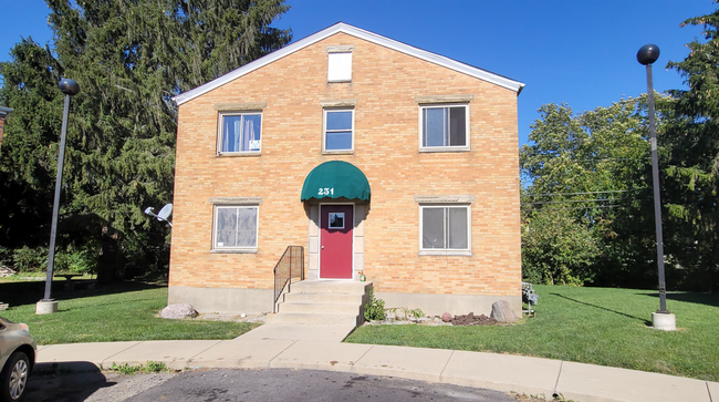 Beautiful studio Apartment Close to Wright... - Beautiful studio Apartment Close to Wright... Unit 231 - C